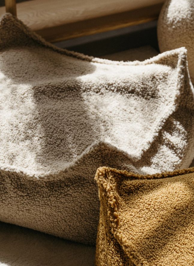 Ottoman in teddy | Beige