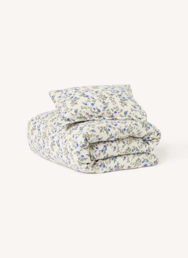 Dainty bed linen set