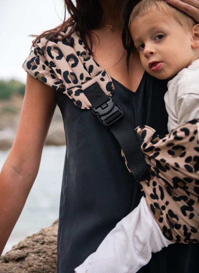 Carry &amp; Walk baby carrier | Leopard
