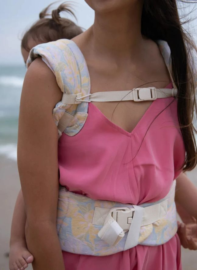 Carry &amp; Bloom baby carrier | Pastel