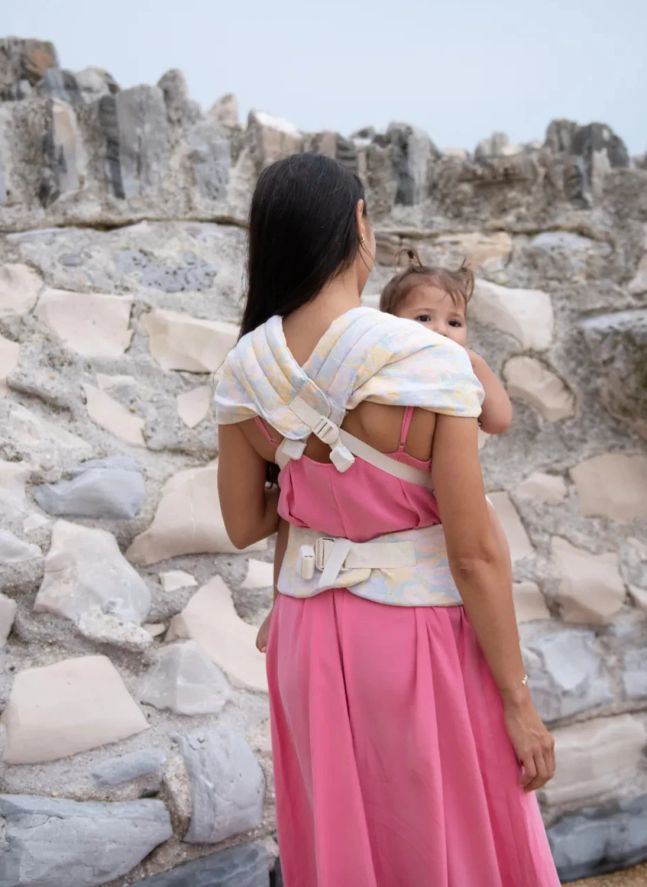 Carry &amp; Bloom baby carrier | Pastel
