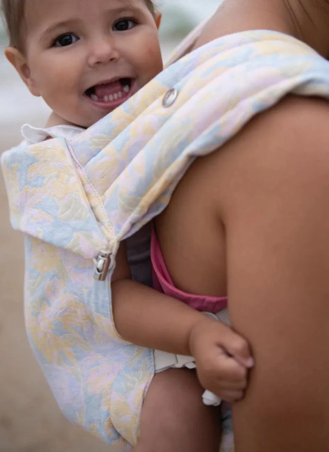 Mochila porta bebé Carry &amp; Bloom | Pastel