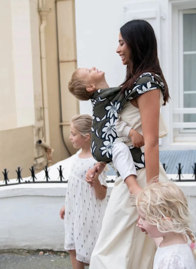 Carry &amp; Bloom baby carrier | Khaki