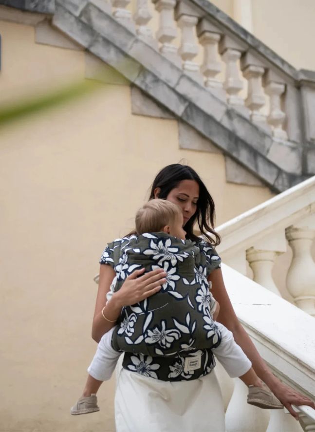 Carry &amp; Bloom baby carrier | Khaki