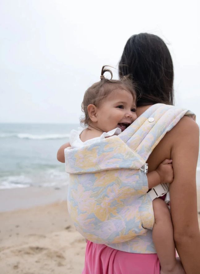 Carry &amp; Bloom baby carrier | Pastel