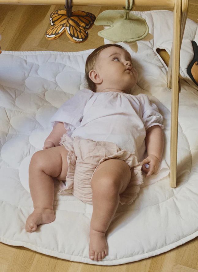 Tapis d'éveil avec ses 3 jouets à suspendre Cygnes | Blanc