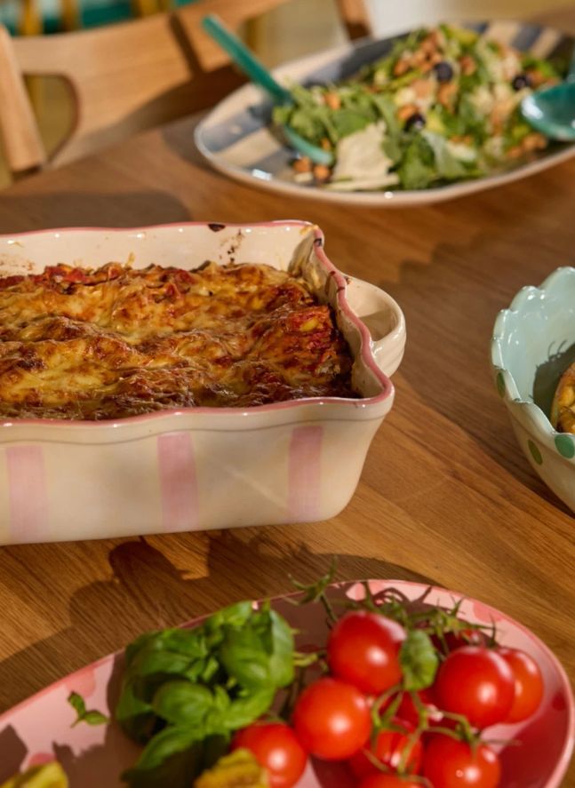 Plat à four en grès rayé | Rose