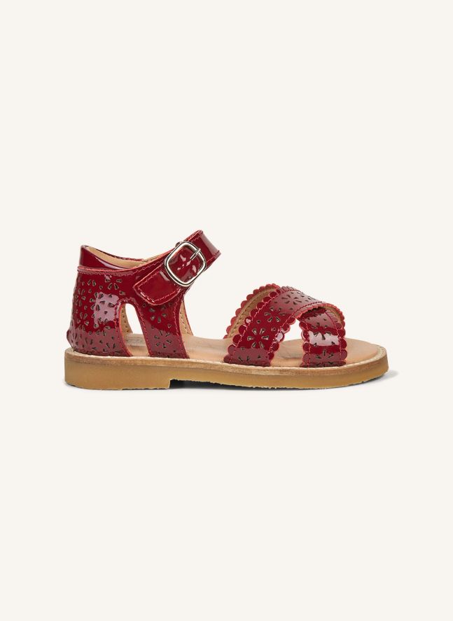 Scallop Flower sandals | Cherry red