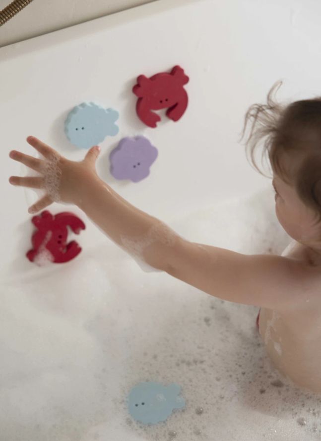 Bord de Mer bath fishing game | Burgundy