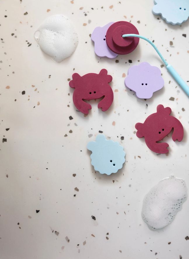 Bord de Mer bath fishing game | Burgundy