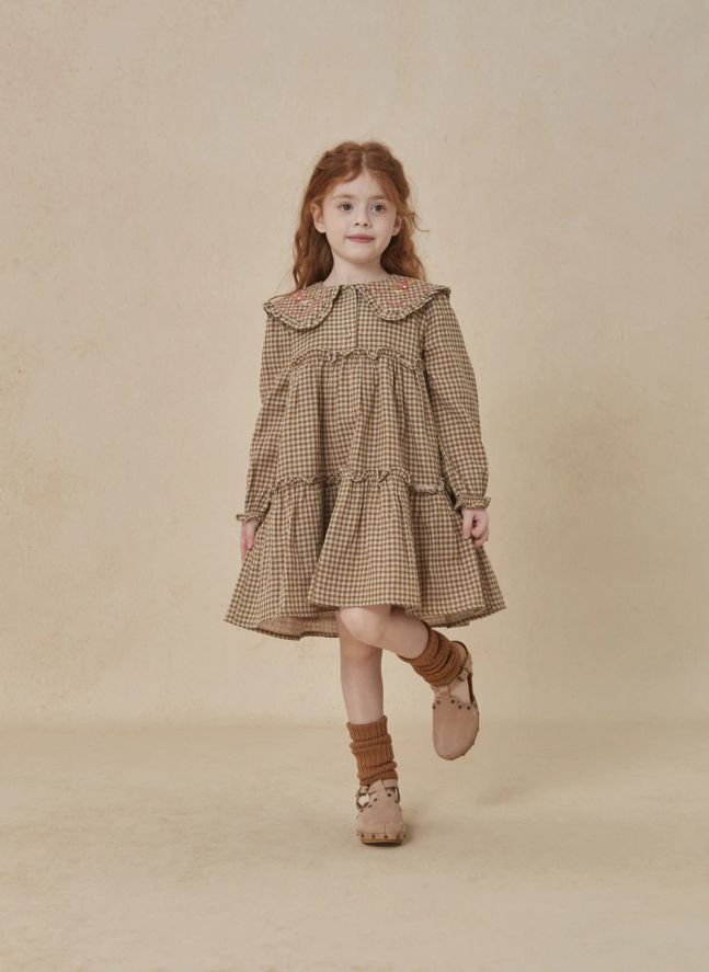 Viola Carreaux Embroidered Claudine Collar Dress | Khaki brown