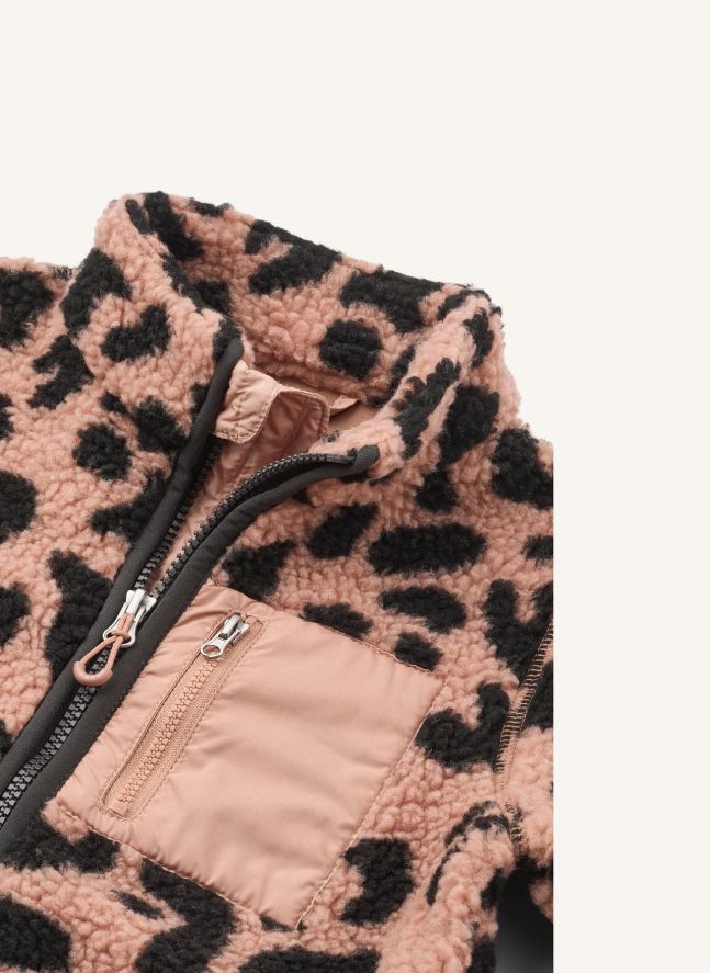 Chaqueta Sherpa de fibra reciclada Nolan Leopard | Rosa Pálido