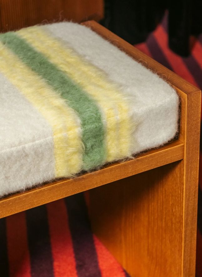 Tabouret Chiesa en mohair à rayures | Jaune