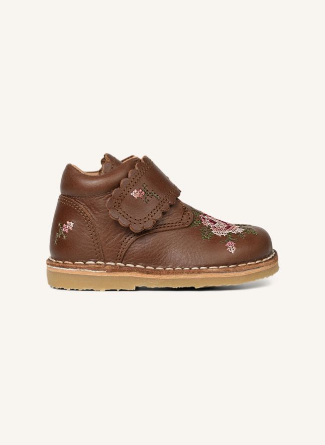 Embroidered Scratch Boots Scallop Flowers - Uniqua Collection | Hazel