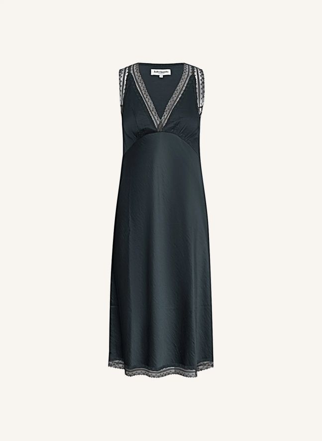 Robe Clari | Washed Black