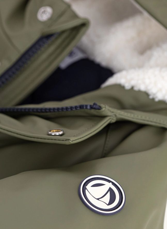 Impermeable con forro tipo sherpa | Olive