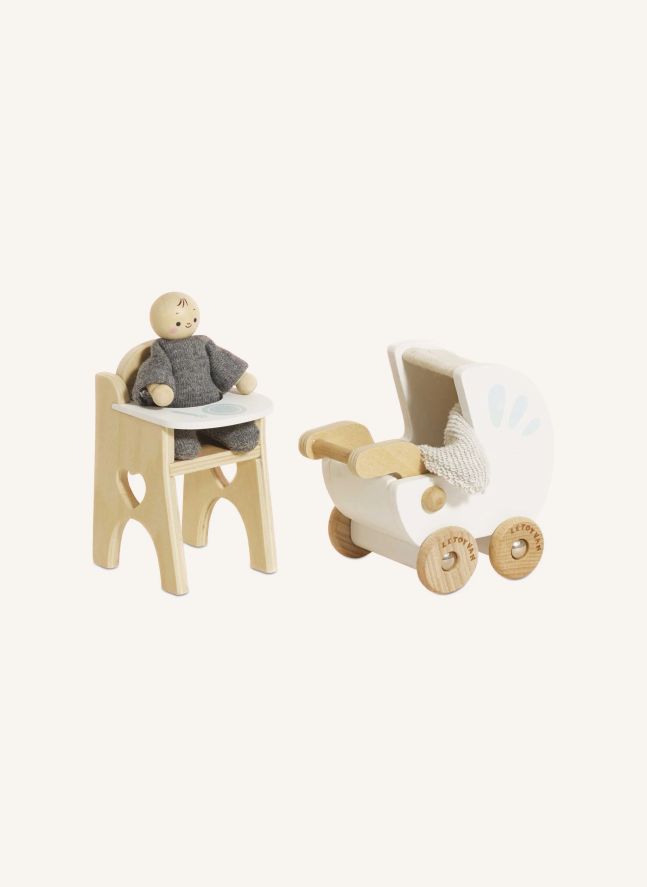 Bébé avec accessoires de nurserie