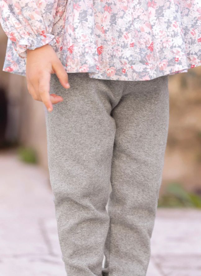 Conjunto de blusa y pantalón con fruncido | Gris
